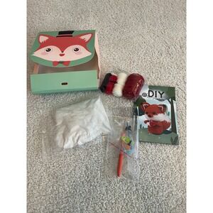 Beginner Crochet Kit: FOX Animal Amigurumi Yarn & Hook Set